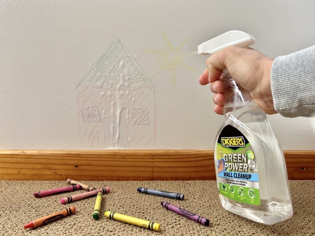 Clean your walls with DIGGERS™ Wall Cleanup!