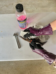 Cleaning tools with Diggers Waterbased Degreaser